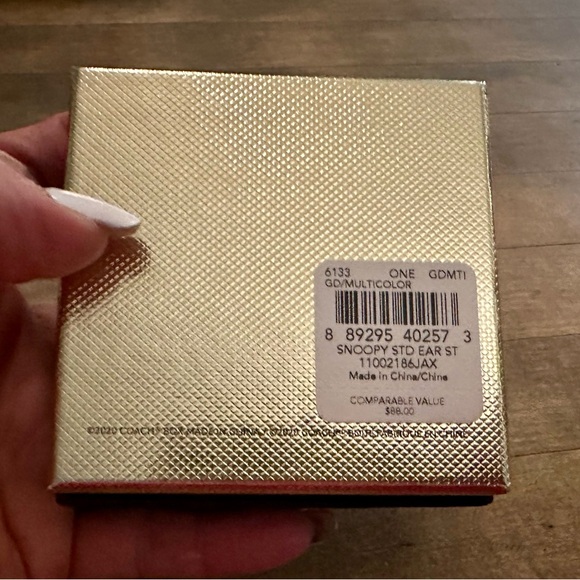 Coach X Peanuts Snoopy Stud Earrings Boxed Gift Set - Picture 6 of 6